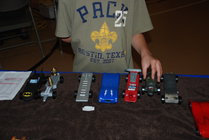2014/2014-03 Ian's Pinewood Derby/800x600_2014-03-22 Pack 25 Pinewood Derby25.jpg